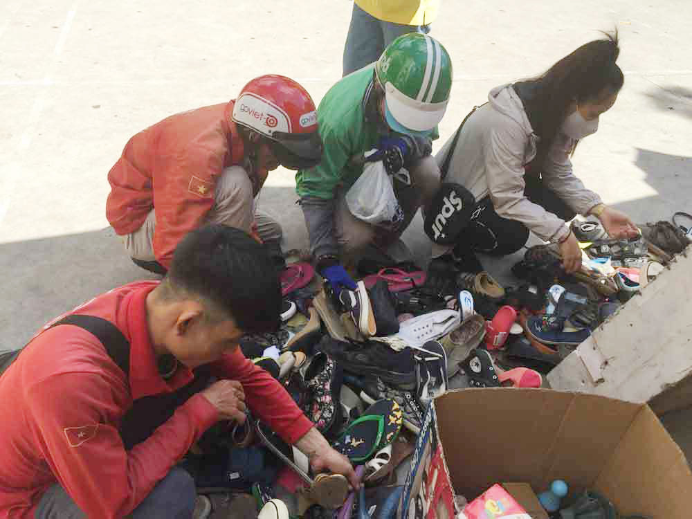 Chợ ở Sài Gòn, khách đến chỉ việc lấy đồ, không cần trả tiền