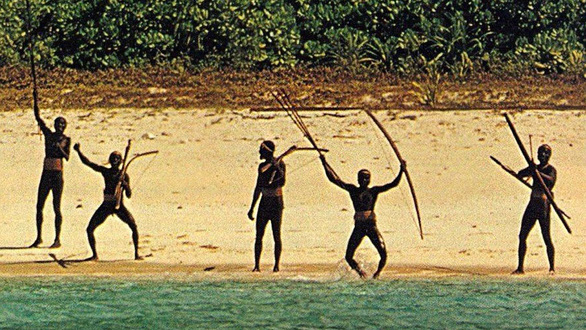 10 bộ lạc sống tách biệt và bí ẩn nhất thế giới hiện đại - Ảnh 2.