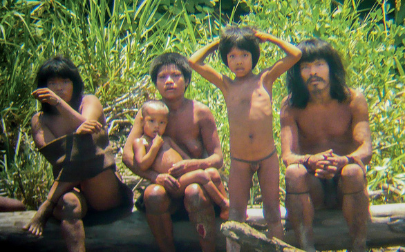 10 bộ lạc sống tách biệt và bí ẩn nhất thế giới hiện đại - Ảnh 7.
